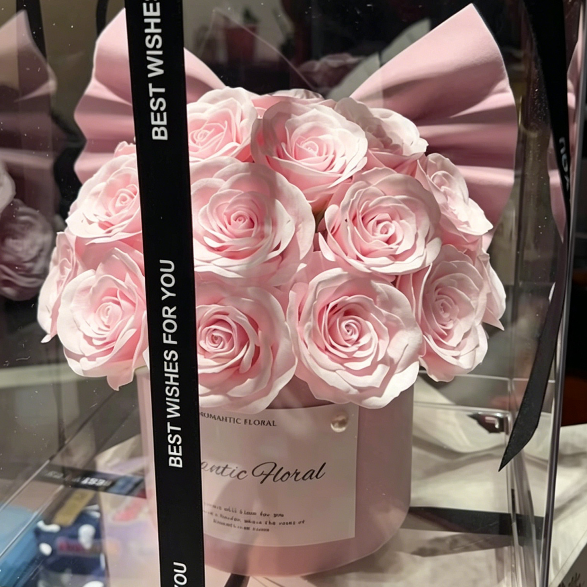 Caja de regalo de San Valentín con cubo de rosas eternas premium rosa claro