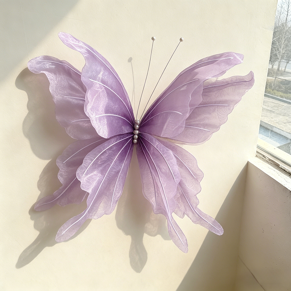 Flowerva Delicate Drift Art Accent