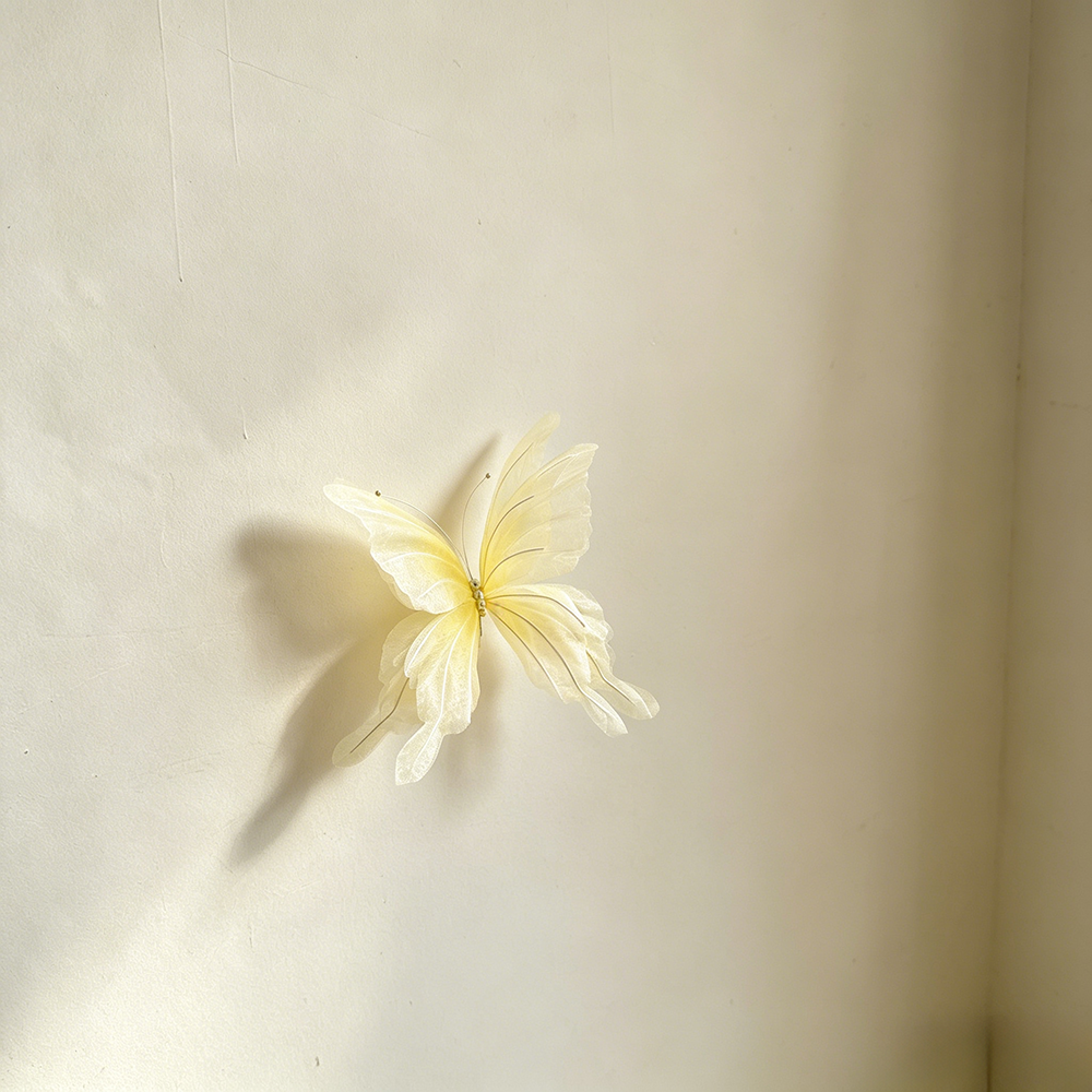 Flowerva Delicate Yellow Drift Art Accent