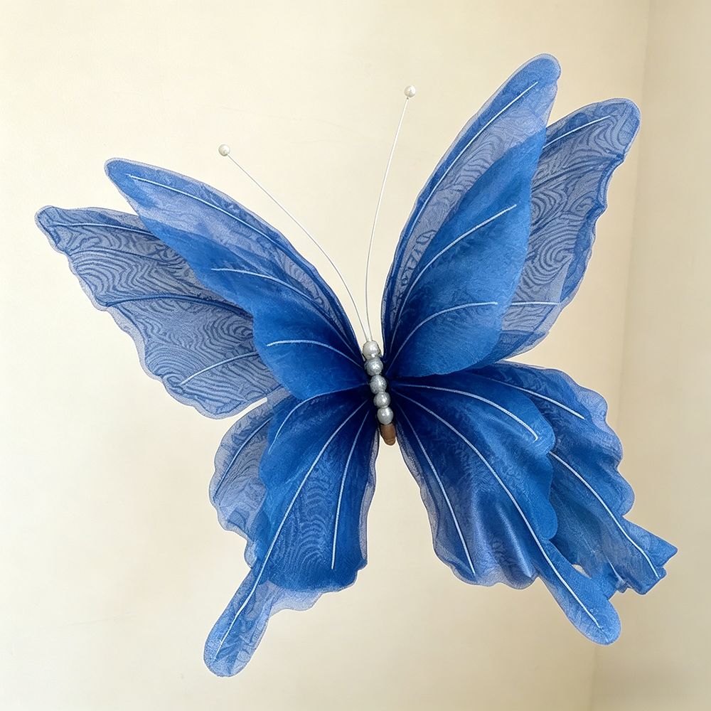 Flowerva Delicate Drift Art Accent