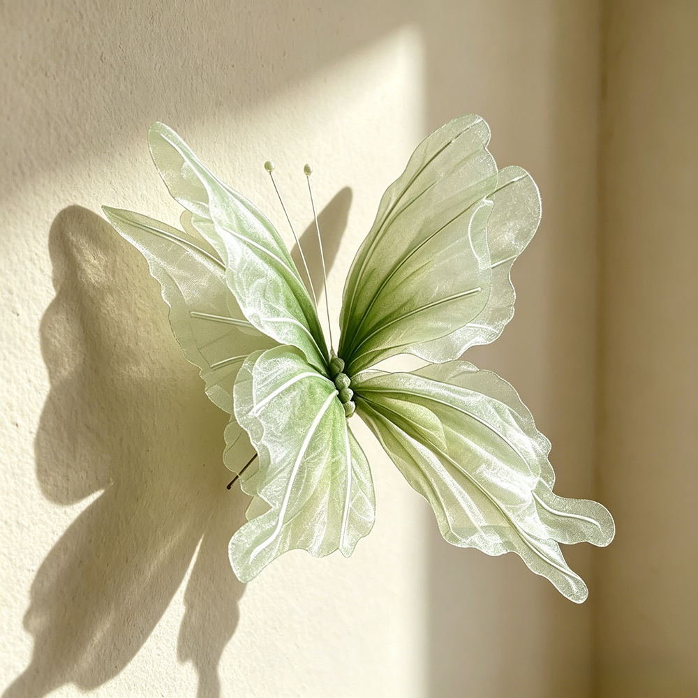Flowerva Delicate Drift Art Accent