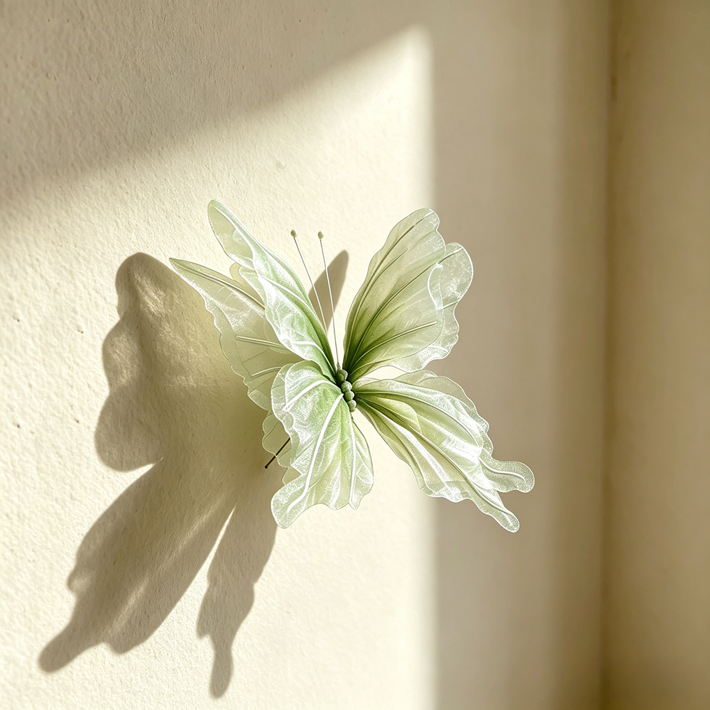 Flowerva Delicate Green Drift Art Accent