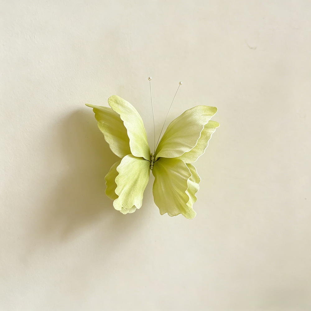 Flowerva Ethereal Flutter Art Accent