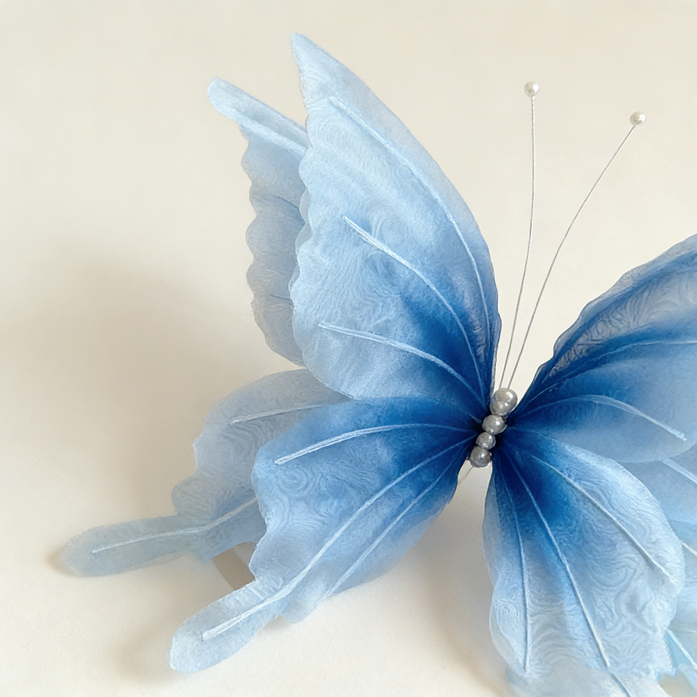 Flowerva Delicate Blue Drift Art Accent