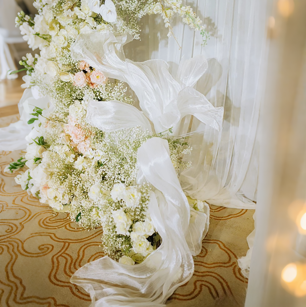 Flowerva Sheer Veil Form Stand Premium Decor